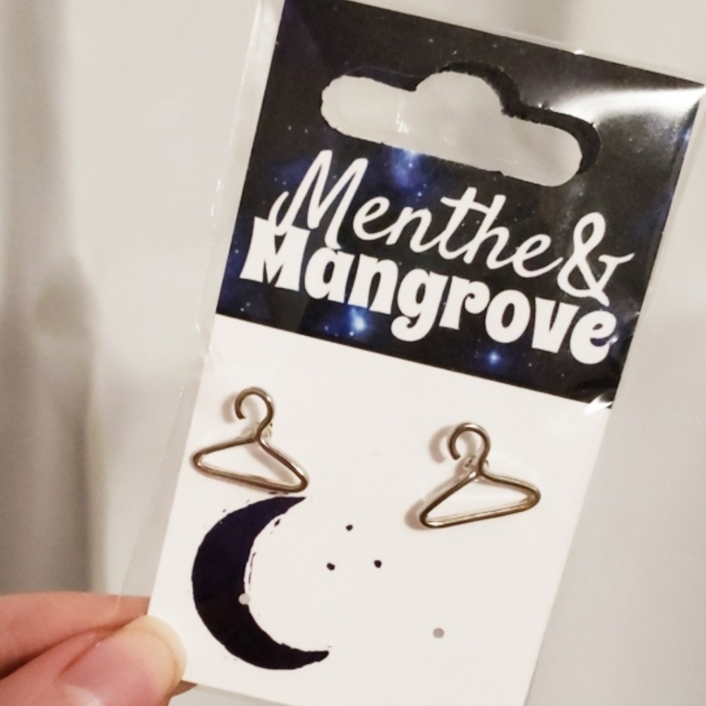 Menthe : "Posh Boss" Silver Hanger Earrings